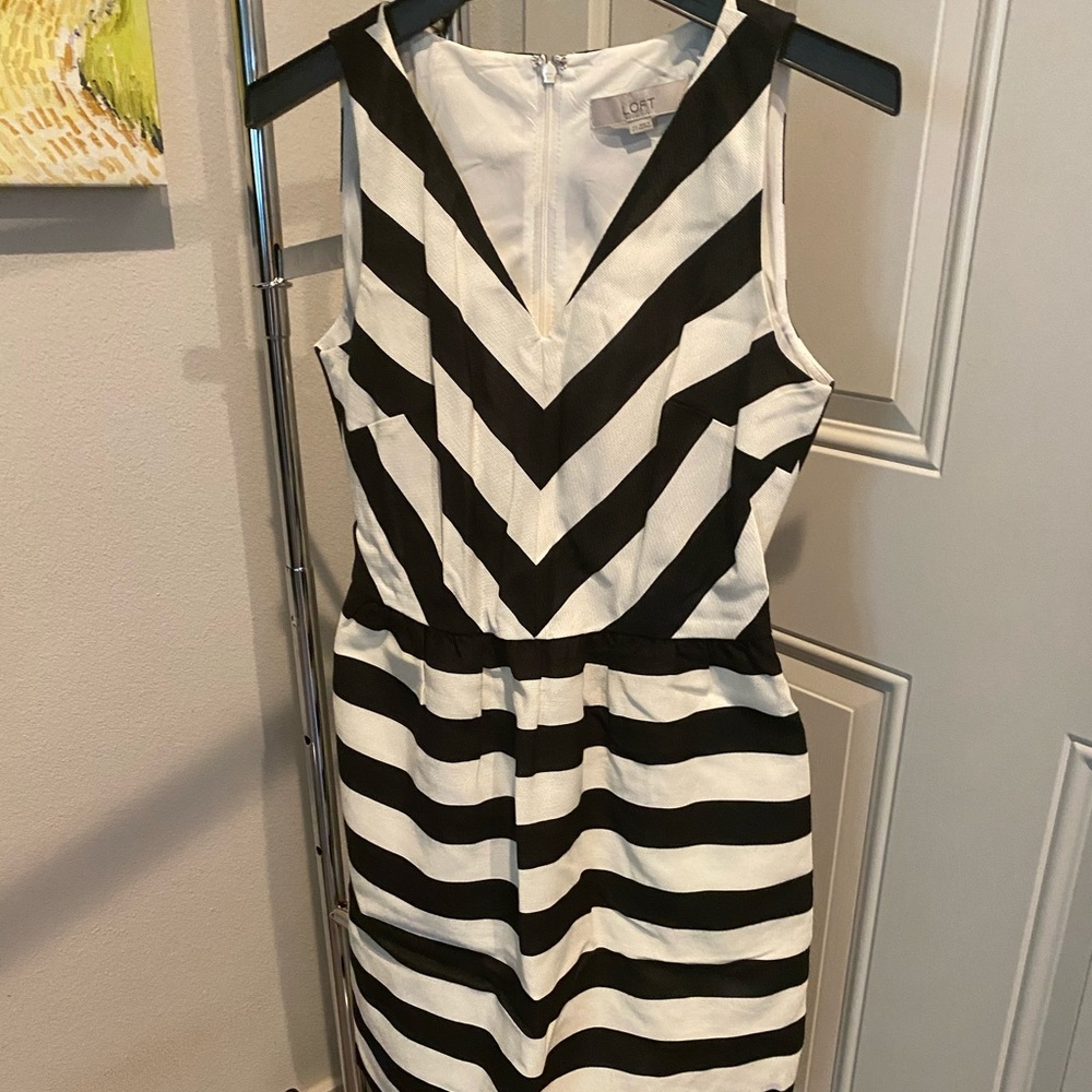 3/$15 Loft Black and White Fit and Flair Dress